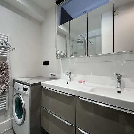 T2 Renove Avec Terrasse, Climatisation, Proche Port Et - 4 Couchages, Parking Inclus - Fr-1-229-880 * Gruissan