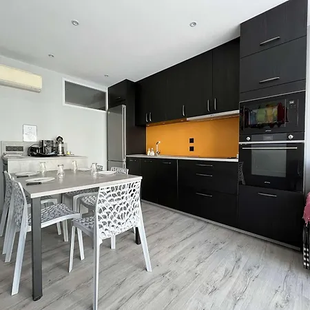 T2 Renove Avec Terrasse, Climatisation, Proche Port Et - 4 Couchages, Parking Inclus - Fr-1-229-880 Gruissan